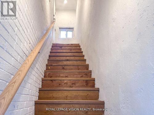 UPPER - 819 PAPE AVENUE , Toronto, Ontario M4K 3V1 3