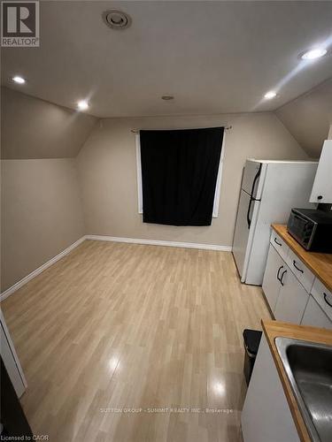 UPPER - 110 HESS STREET S , Hamilton, Ontario L8P 3N5 5