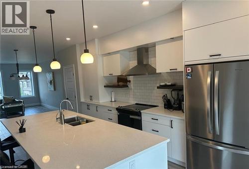 361 QUARTER TOWN Line Unit# 108 , Tillsonburg, Ontario N4G 0K2 4