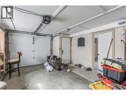 Garage. - 