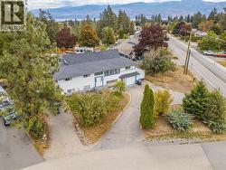 Tons of parking and a drive-through driveway. - 