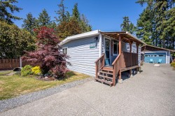2102 Stadacona Dr Comox, BC V9M 3P7