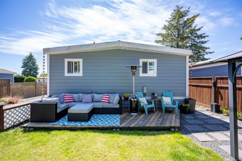 2102 Stadacona Dr, Comox, BC 
