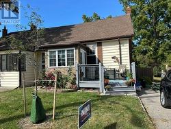 318 MARY STREET W Whitby, ON L1N 2R6