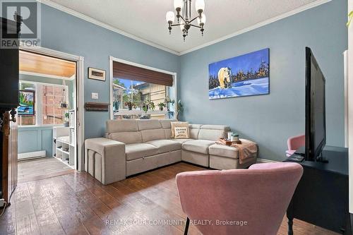 318 MARY STREET W , Whitby, Ontario L1N 2R6 5