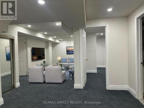25 CALDBECK AVENUE , Markham, Ontario L3S 3H4 2