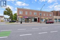 679 WYANDOTTE STREET East Unit# MAIN Windsor, ON N9A 3J3