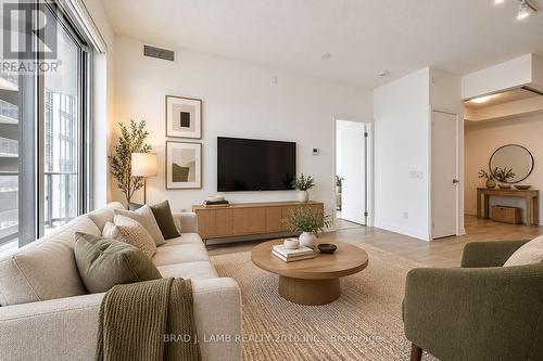 2810 - 87 PETER STREET  Toronto, ON M5V 2G5