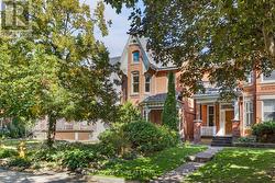 195 DUNN AVENUE Toronto, ON M6K 2S1