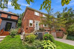 91 GLEN DAVIS CRESCENT Toronto, ON M4E 1X7
