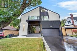 272 RENFORTH DRIVE Toronto, ON M9C 2K9