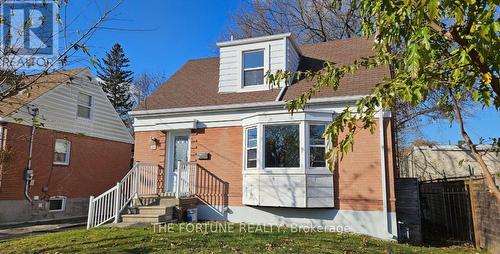 54 PATIKA AVENUE , Toronto, Ontario M9N 2E9 2