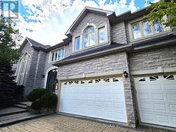 58 BOWAN COURT Toronto, ON M2K 3A7