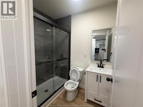 643 PIERRE Unit# 1 , Windsor, Ontario N9A 2K3 5