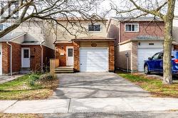 4094 TEAKWOOD DRIVE Mississauga, ON L5C 3L6