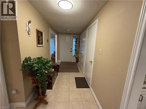 8 LOWELL Street S Unit# Upper , Cambridge, Ontario N1R 5C7 2