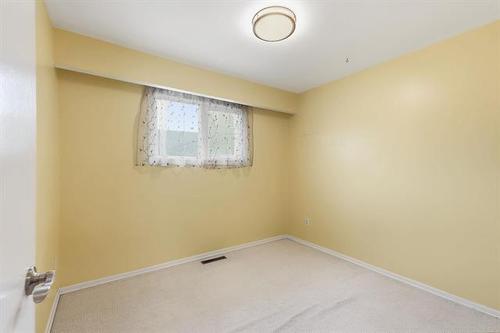 39 Gemini Ave, Winnipeg, MB 