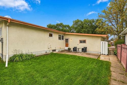 39 Gemini Ave, Winnipeg, MB 