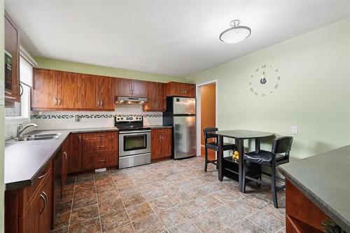 39 Gemini Ave, Winnipeg, MB 