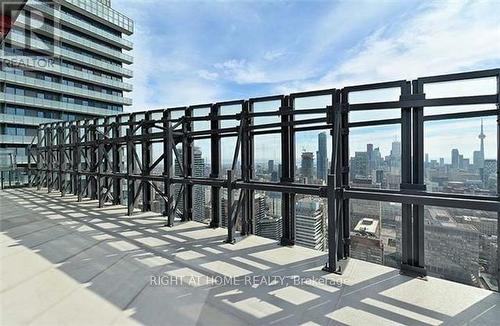 3004 - 65 ST MARY STREET , Toronto, Ontario M5S 0A6 2