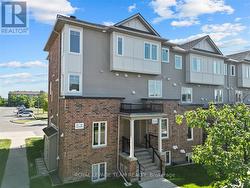 282 ESPIN HEIGHTS Ottawa, ON K2J 0Y8