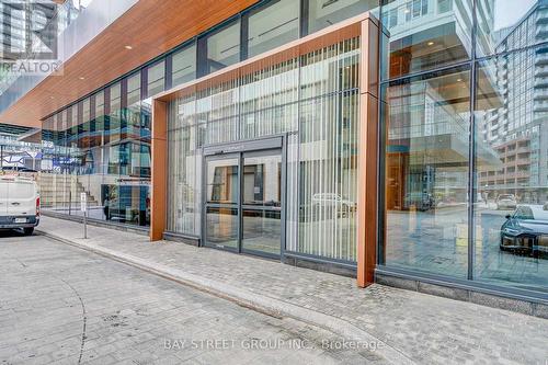 2612 - 17 BATHURST STREET , Toronto, Ontario M5V 0N1 2