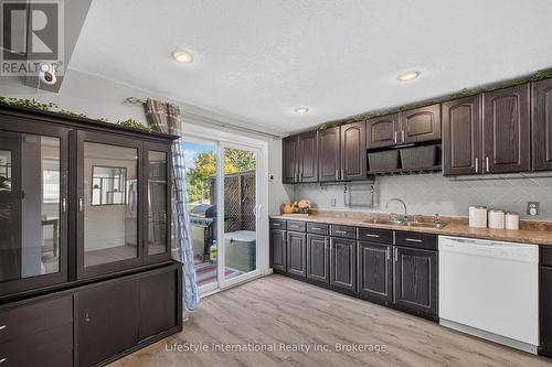 18 Camrose Court, Kitchener, ON 