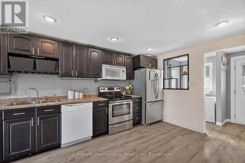 18 Camrose Court, Kitchener, ON 