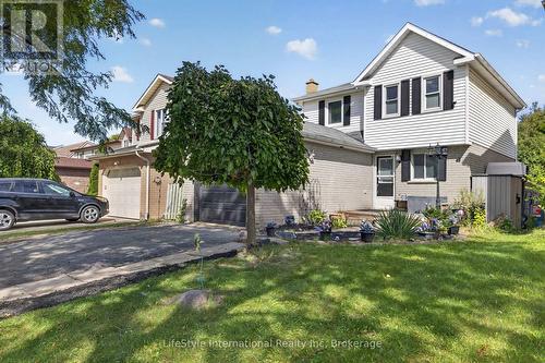 Angled view - 18 Camrose Court, Kitchener, ON 