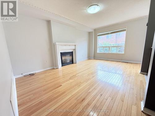 8 MAFFEY CRESCENT , Richmond Hill, Ontario L4S 0A8 4