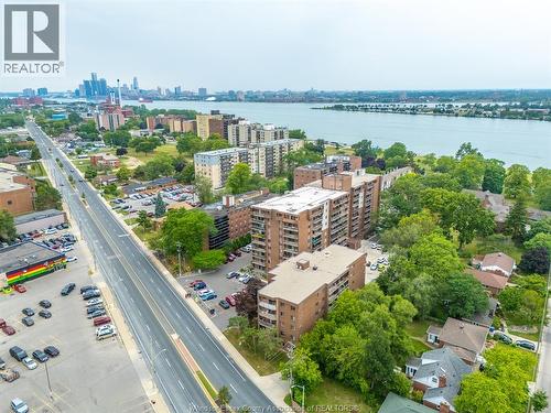 3936 WYANDOTTE STREET Unit# 805 , Windsor, Ontario N8Y 4V1 2