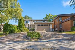 23 BROCKINGTON CRESCENT Toronto, ON M3H 4S9