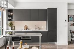 502 - 377 MADISON AVENUE Toronto, ON M4V 3E1