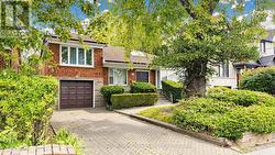 108 YORK DOWNS DRIVE Toronto, ON M3H 2G7
