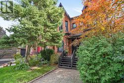 21 BRIGHTON AVENUE Toronto, ON M4M 1P3