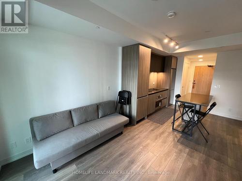 D617 - 8 BEVERLEY GLEN BOULEVARD , Vaughan, Ontario L4J 0L5 5