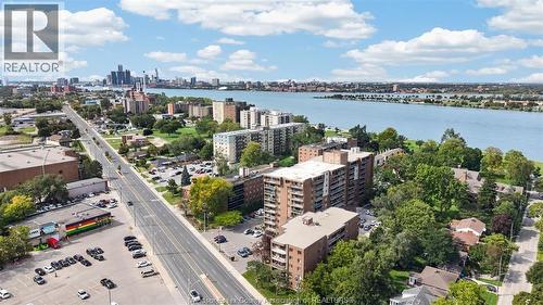3936 WYANDOTTE STREET East Unit# 810  Windsor, ON N8Y 4V1