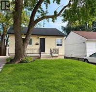 27 MAHONY Avenue Hamilton, ON L8H 3C3