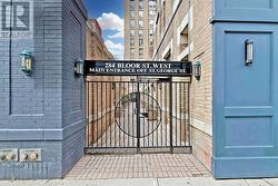 803 - 284 BLOOR STREET W Toronto, ON M5S 3B8