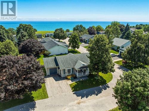 1 HURON COURT  Clarington, ON L1B 1A2