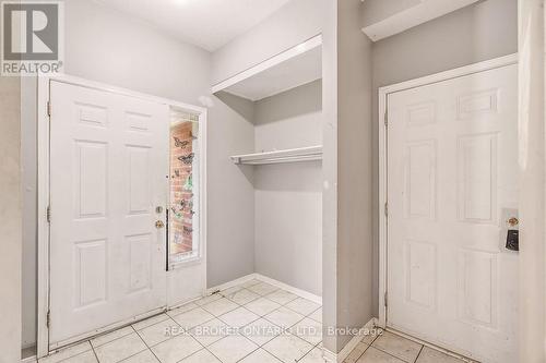 Foyer - 182 Annapolis Circle, Ottawa, ON 