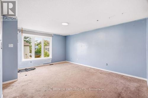 Primary Bedroom with Walk-In Closet & Ensuite Bath - 182 Annapolis Circle, Ottawa, ON 