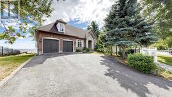 1296 LAKESHORE ROAD W Oakville, ON L6L 1G2