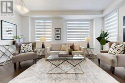 154 ANNA RUSSELL WAY Markham, ON L3R 3X3