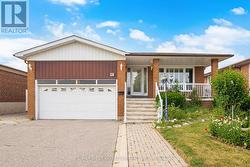 90 NORTH RIDGE ROAD Vaughan, ON L4L 2G8