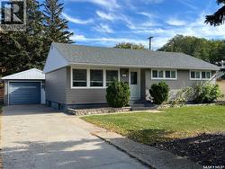 2301 William AVENUE Saskatoon, SK S7J 1A7
