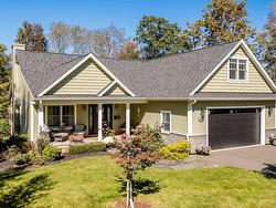 10 Queens Court  Kentville, NS B4N 0G4
