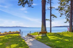 #306-990 Doumac Ave Saanich, BC V8Y 1M4