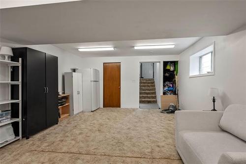 31 Costello Dr, Winnipeg, MB 