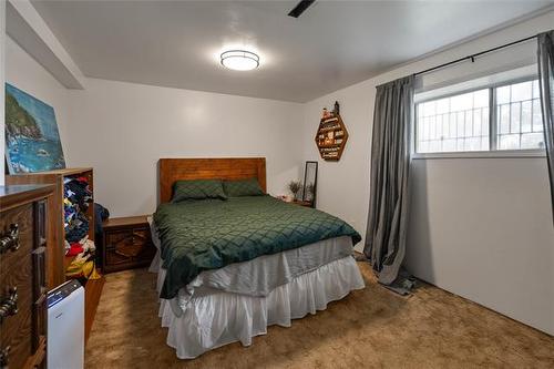 31 Costello Dr, Winnipeg, MB 